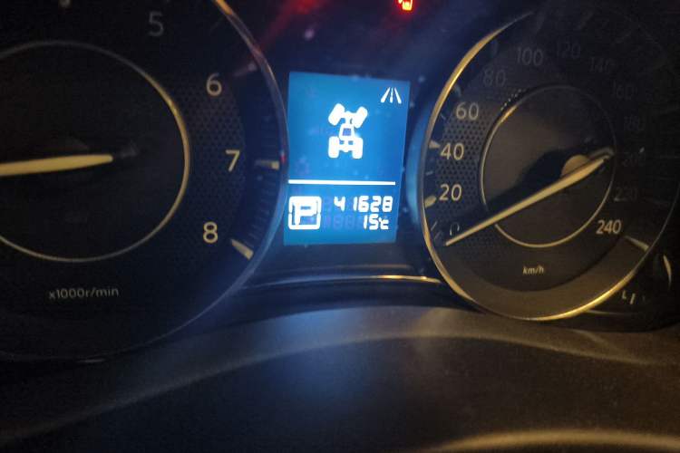 Used Nissan Patrol 2018 4.0L LinkedIn Edition Odometer Close Up