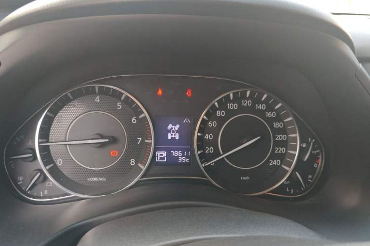Used Nissan Patrol 2018 4.0L LinkedIn Edition Odometer Close Up