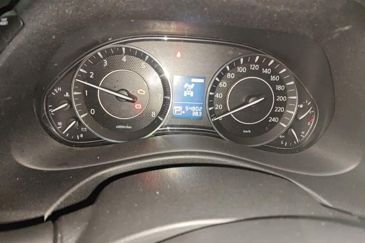 Used Nissan Patrol 2018 4.0L Automatic 7-Seater Middle East Version Odometer Close Up