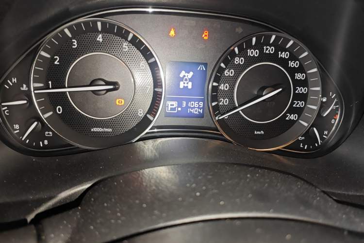 Used Nissan Patrol 2018 4.0L LinkedIn Edition Odometer Close Up