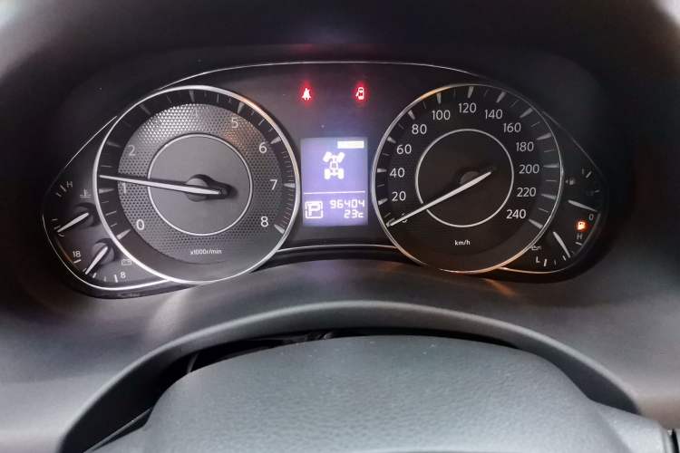 Used Nissan Patrol 2018 4.0L Automatic 7-Seater Middle East Version Odometer Close Up