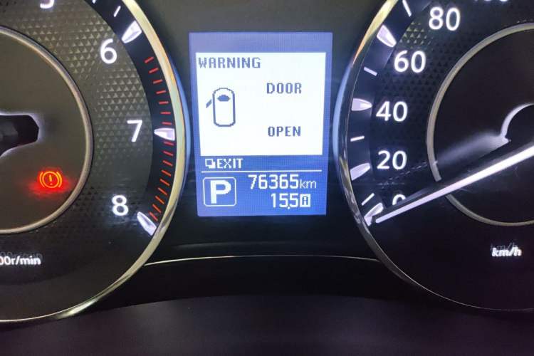 Used Nissan Patrol 2018 4.0L Flagship Model Odometer Close Up