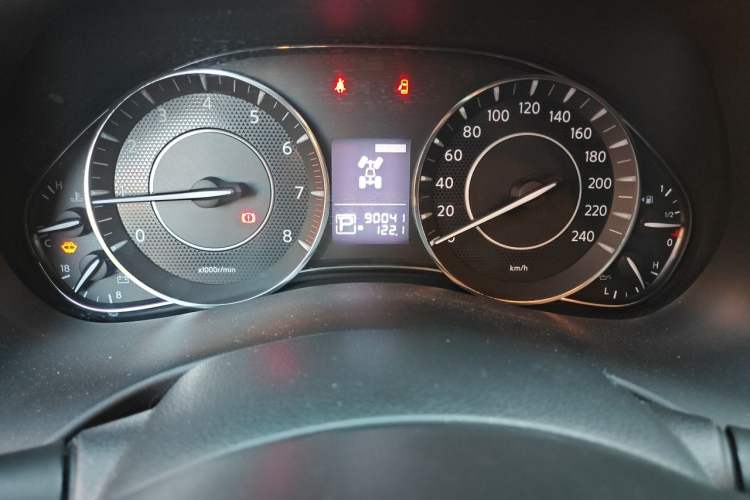 Used Nissan Patrol 2018 4.0L LinkedIn Edition Odometer Close Up