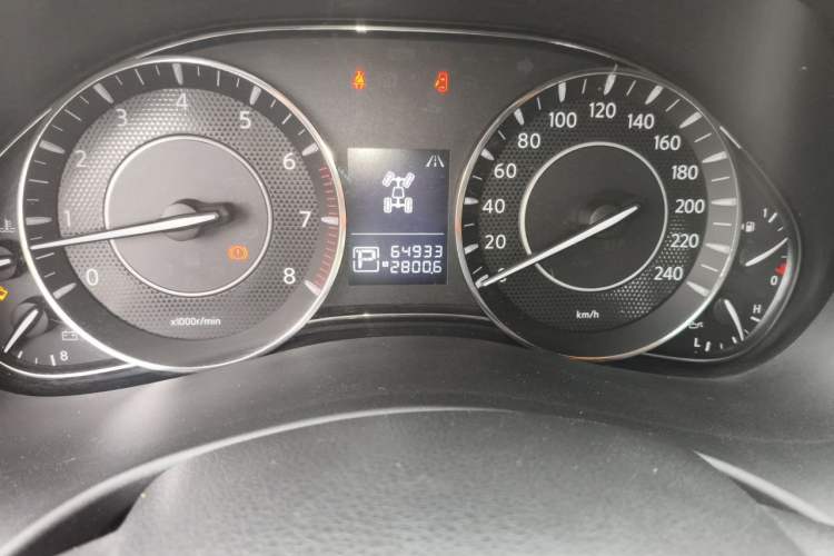 Used Nissan Patrol 2018 4.0L LinkedIn Edition Odometer Close Up