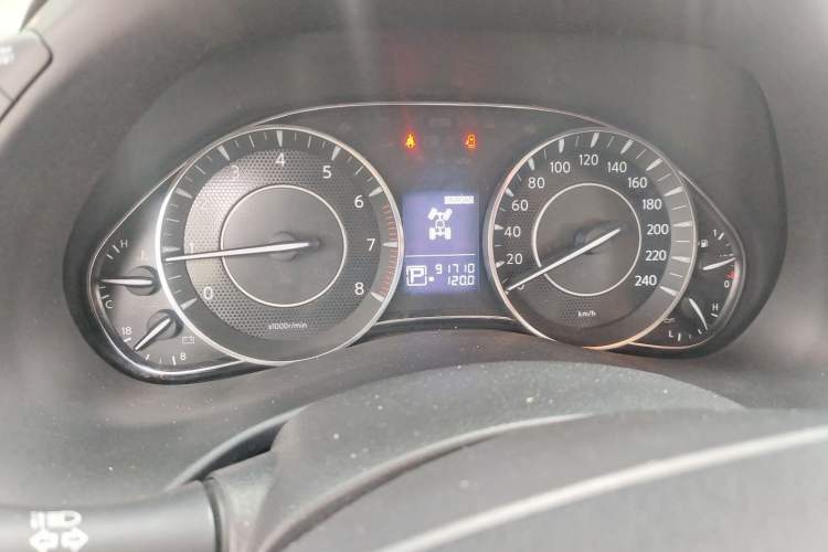 Used Nissan Patrol 2018 4.0L LinkedIn Edition Odometer Close Up