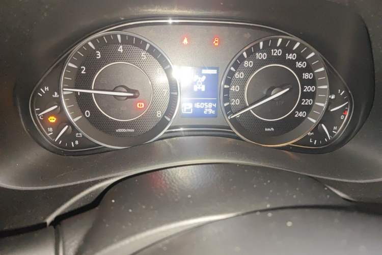 Used Nissan Patrol 2018 4.0L LinkedIn Edition Odometer Close Up