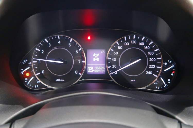 Used Nissan Patrol 2018 4.0L LinkedIn Edition Odometer Close Up
