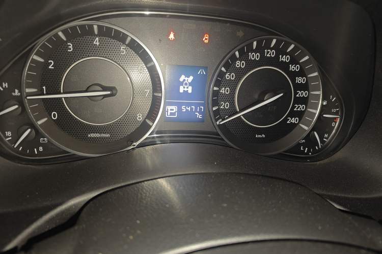 Used Nissan Patrol 2018 4.0L Automatic 7-Seater Middle East Version Odometer Close Up