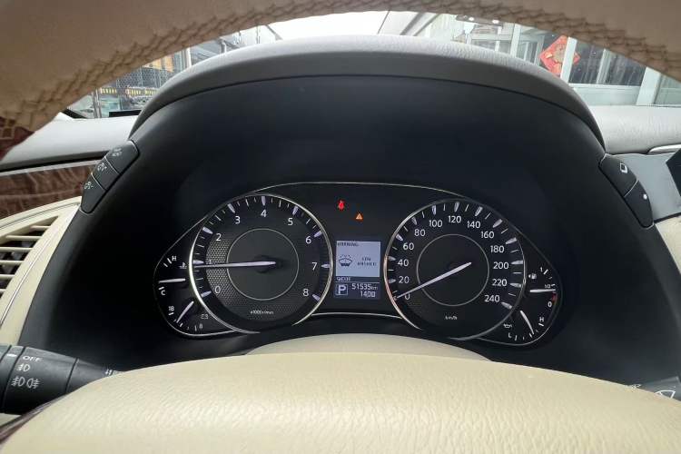 Used Nissan Patrol 2018 Y62 4.0 SE-T2 Middle East Odometer Close Up