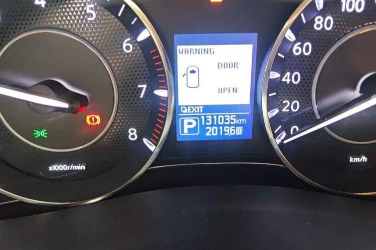 Used Nissan Patrol 2018 4.0L Flagship Model Odometer Close Up