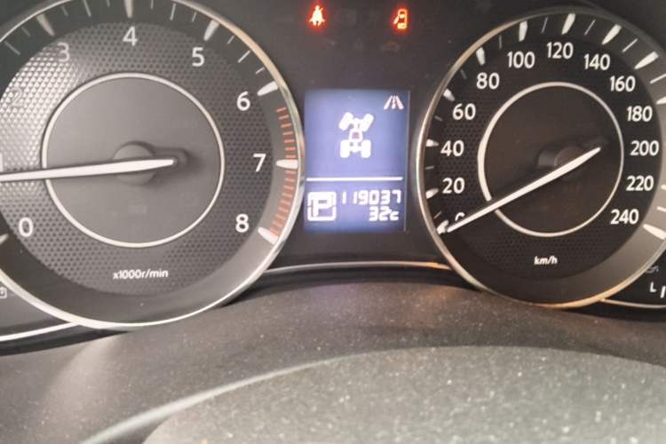 Used Nissan Patrol 2018 4.0L Automatic 7-Seater Middle East Version Odometer Close Up