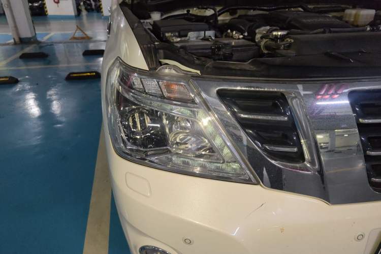 Used Nissan Patrol 2018 4.0L Platinum Edition Right Front Headlight