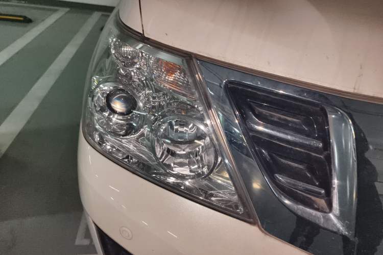 Used Nissan Patrol 2018 4.0L LinkedIn Edition Right Front Headlight