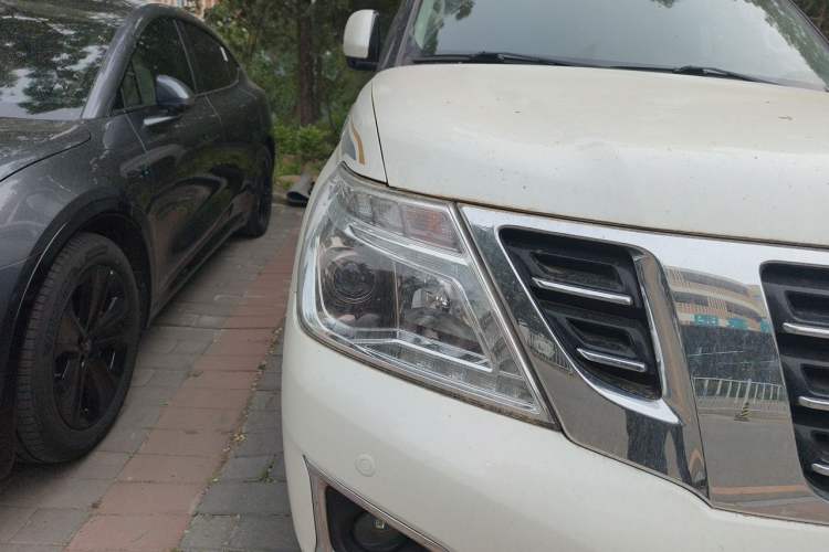 Used Nissan Patrol  Right Front Headlight