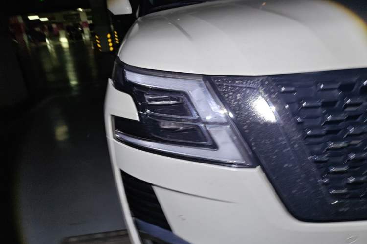 Used Nissan Patrol 2018 4.0L LinkedIn Edition Right Front Headlight