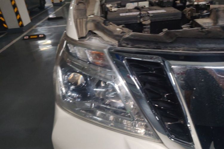 Used Nissan Patrol  Right Front Headlight