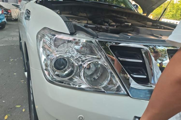 Used Nissan Patrol 2018 4.0L Automatic 7-Seater Middle East Version Right Front Headlight