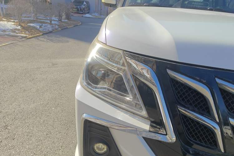 Used Nissan Patrol 2018 4.0L LinkedIn Edition Right Front Headlight