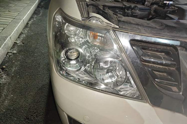 Used Nissan Patrol 2018 4.0L Automatic 7-Seater Middle East Version Right Front Headlight