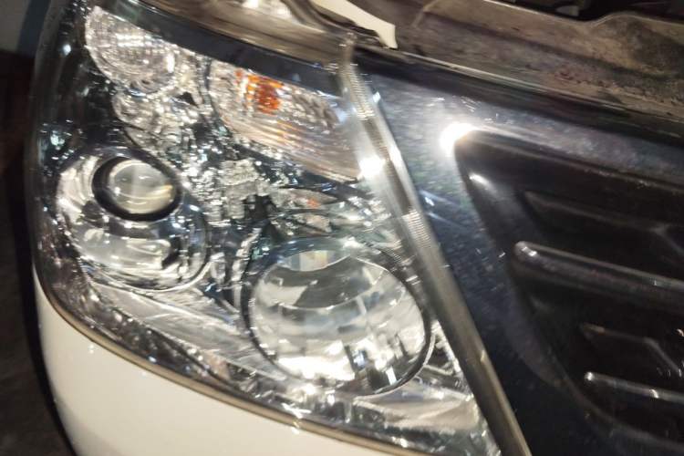Used Nissan Patrol 2018 4.0L Automatic 7-Seater Middle East Version Right Front Headlight