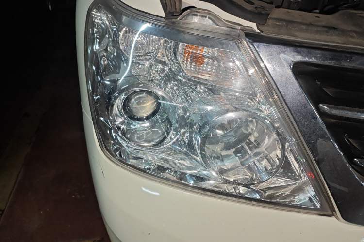 Used Nissan Patrol 2018 4.0L LinkedIn Edition Right Front Headlight