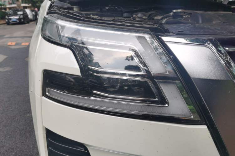 Used Nissan Patrol 2018 4.0L LinkedIn Edition Right Front Headlight