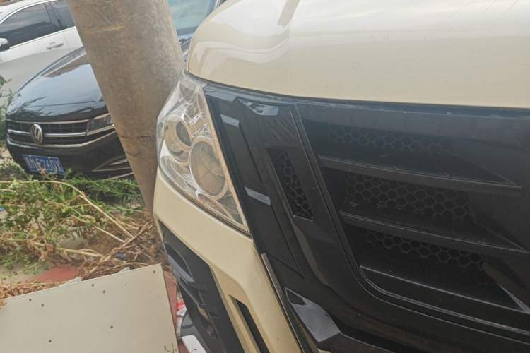 Used Nissan Patrol 2018 4.0L LinkedIn Edition Right Front Headlight