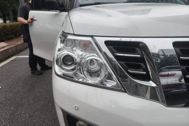 Used Nissan Patrol  Right Front Headlight
