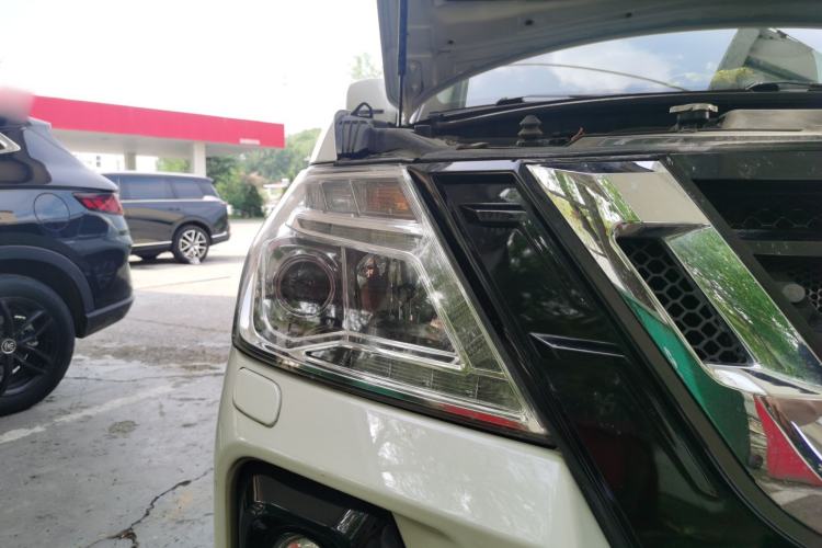 Used Nissan Patrol 2018 Y62 4.0 XE Middle East Right Front Headlight