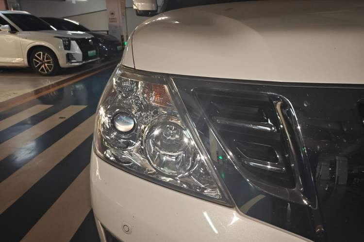 Used Nissan Patrol  Right Front Headlight