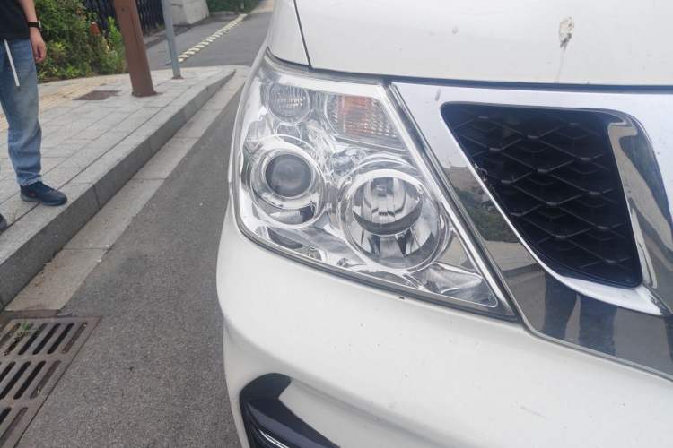 Used Nissan Patrol  Right Front Headlight