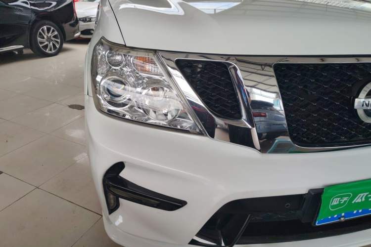 Used Nissan Patrol 2018 4.0L Automatic 7-Seater Middle East Version Right Front Headlight