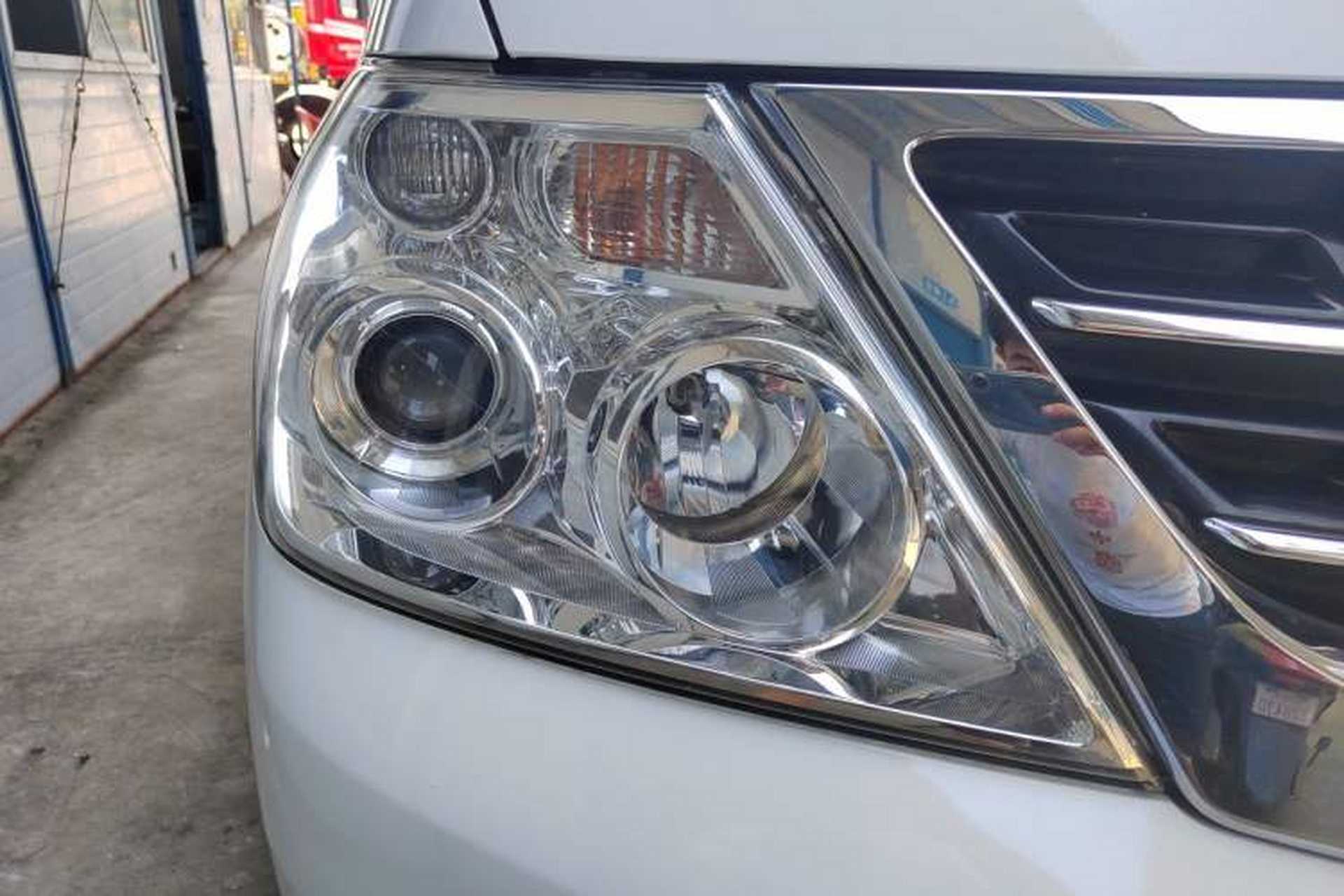 Used Nissan Patrol  Right Front Headlight