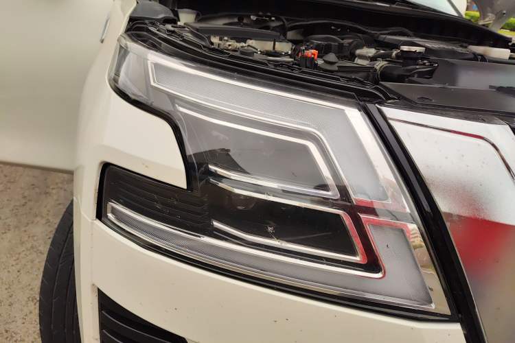 Used Nissan Patrol 2018 4.0L LinkedIn Edition Right Front Headlight