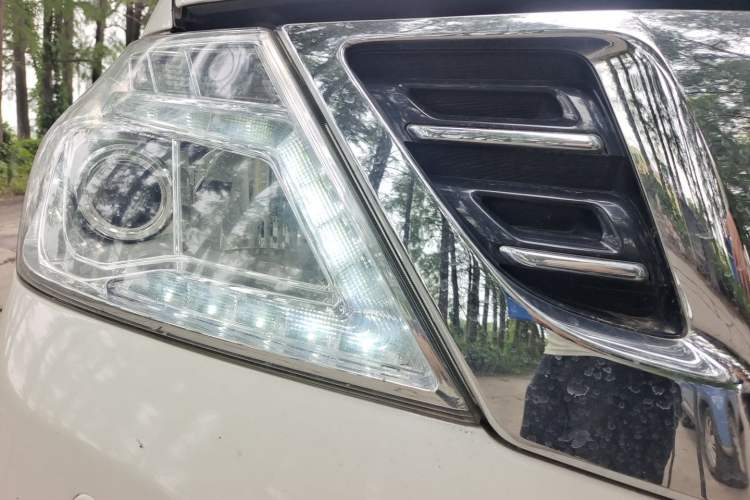 Used Nissan Patrol 2018 4.0L LinkedIn Edition Right Front Headlight
