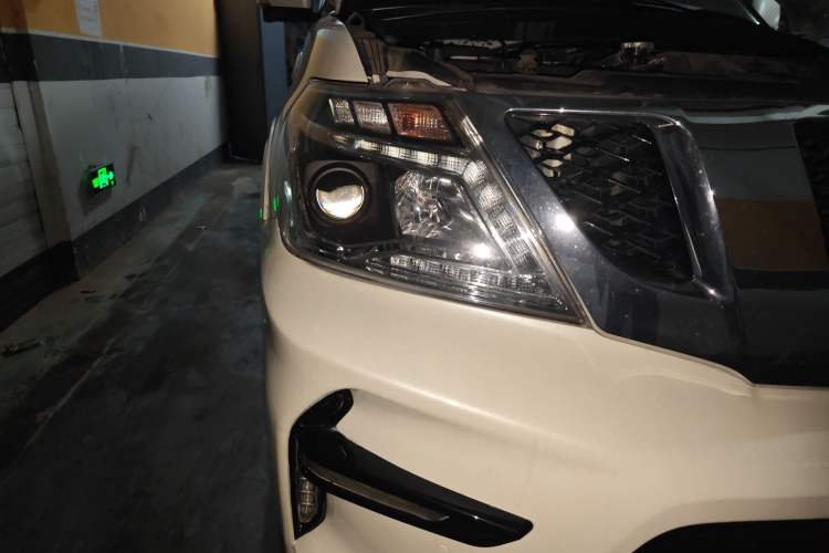 Used Nissan Patrol 2018 4.0L LinkedIn Edition Right Front Headlight