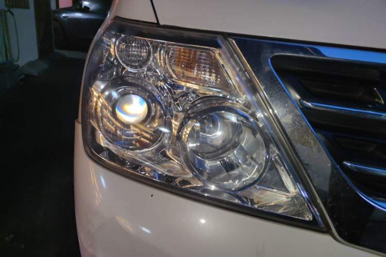 Used Nissan Patrol 2018 4.0L LinkedIn Edition Right Front Headlight
