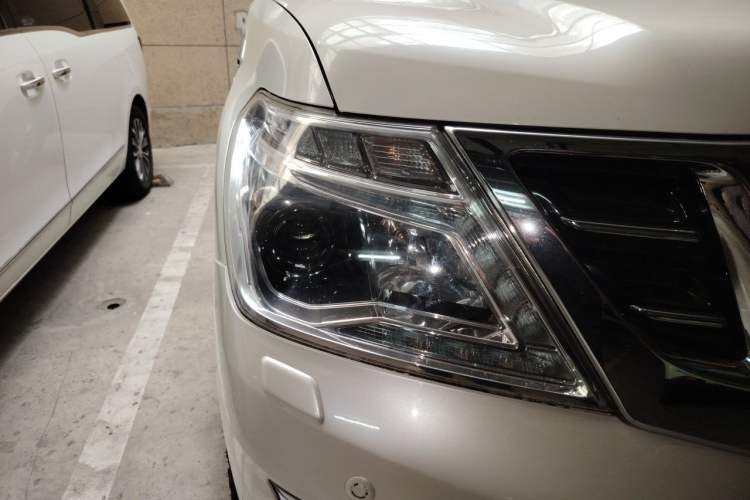 Used Nissan Patrol  Right Front Headlight