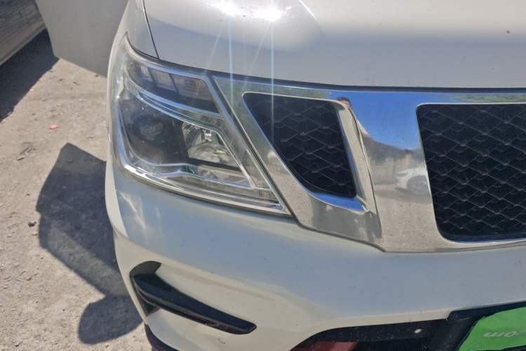 Used Nissan Patrol  Right Front Headlight