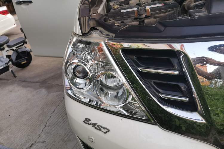 Used Nissan Patrol 2018 4.0L LinkedIn Edition Right Front Headlight