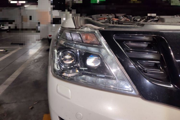 Used Nissan Patrol 2018 4.0L SE Middle East Version Right Front Headlight