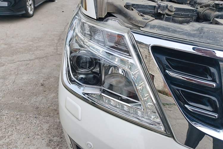 Used Nissan Patrol  Right Front Headlight