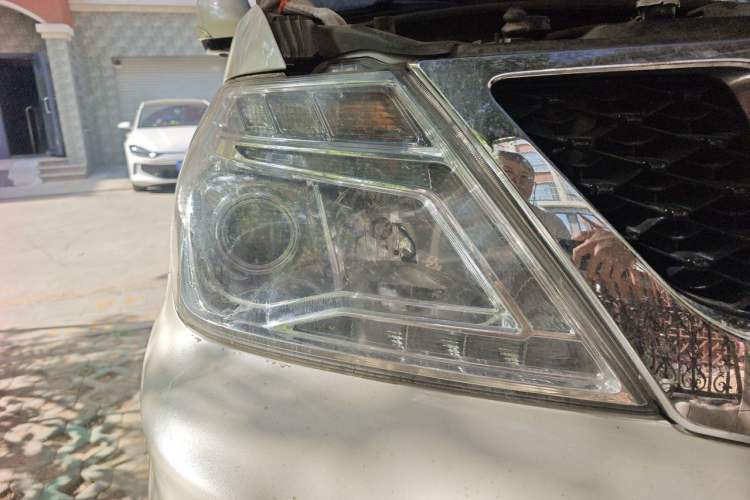 Used Nissan Patrol  Right Front Headlight