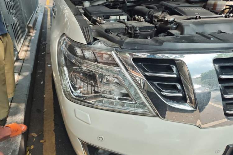 Used Nissan Patrol  Right Front Headlight