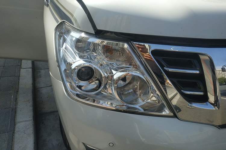 Used Nissan Patrol 2018 4.0L LinkedIn Edition Right Front Headlight