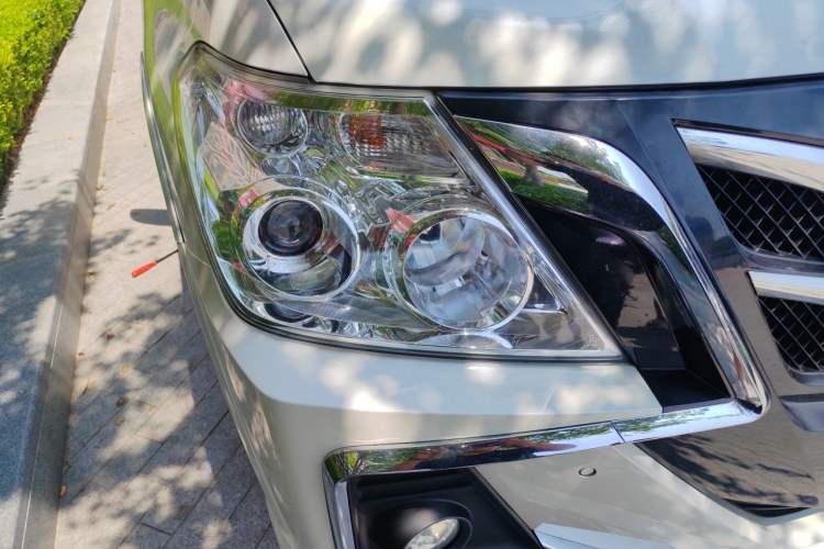 Used Nissan Patrol  Right Front Headlight