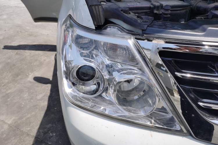 Used Nissan Patrol 2018 4.0L LinkedIn Edition Right Front Headlight
