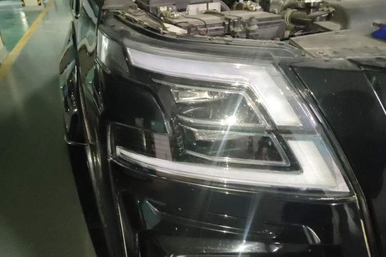 Used Nissan Patrol 2018 4.0L LinkedIn Edition Right Front Headlight