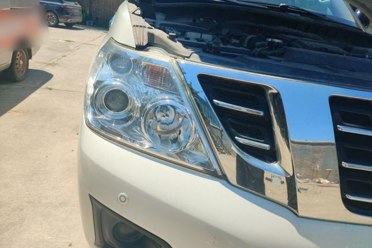Used Nissan Patrol 2018 Y62 4.0 XE Middle East Right Front Headlight