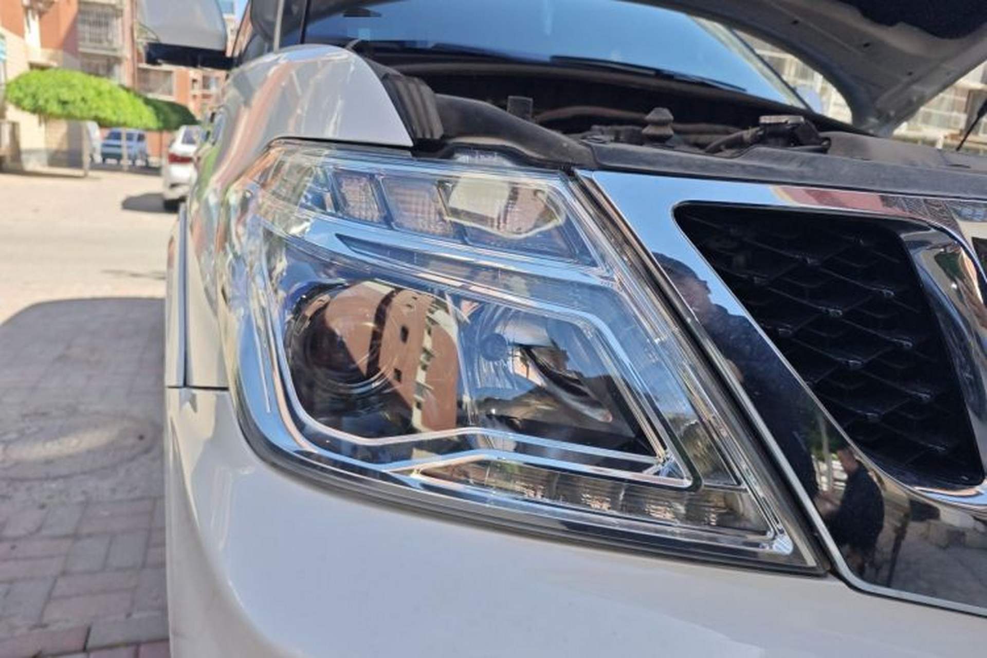 Used Nissan Patrol  Right Front Headlight